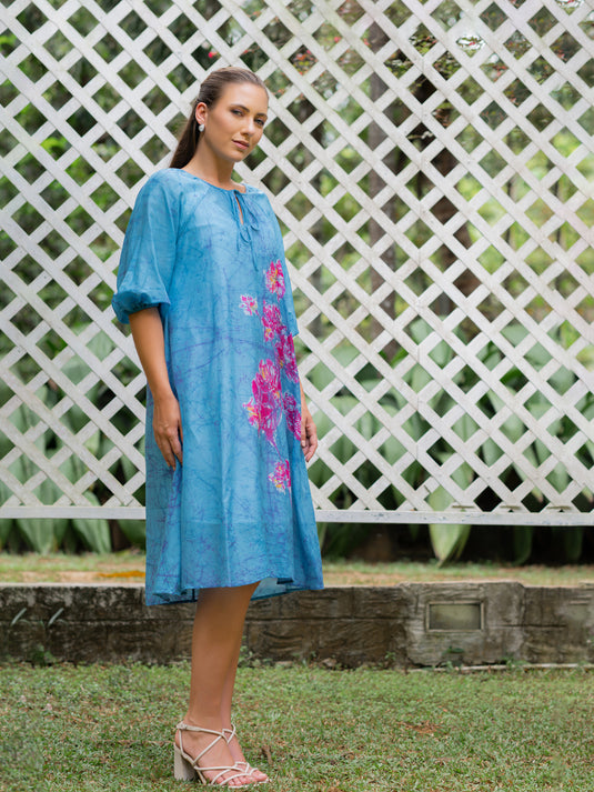 Batik front key hole detailed floral dress