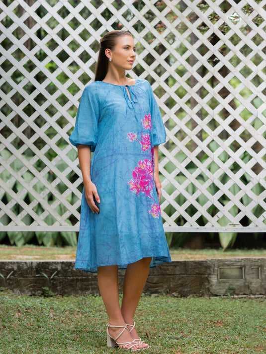 Batik front key hole detailed floral dress