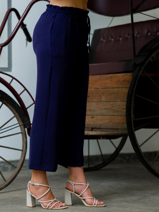 Crop length pant with draw cord