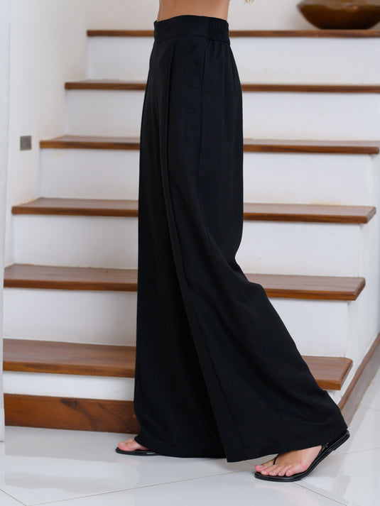 Wide leg pant with pin tuck