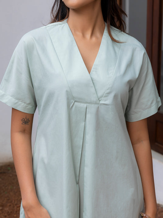 V neck dress with front pleat