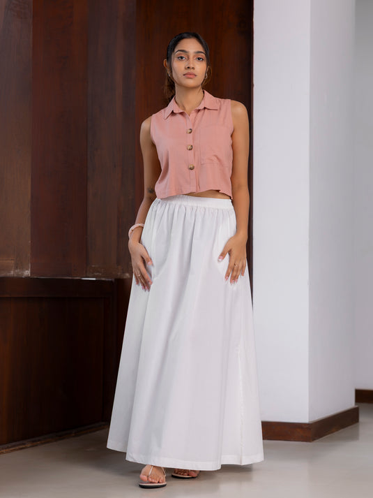 Sleeveless crop top with collar