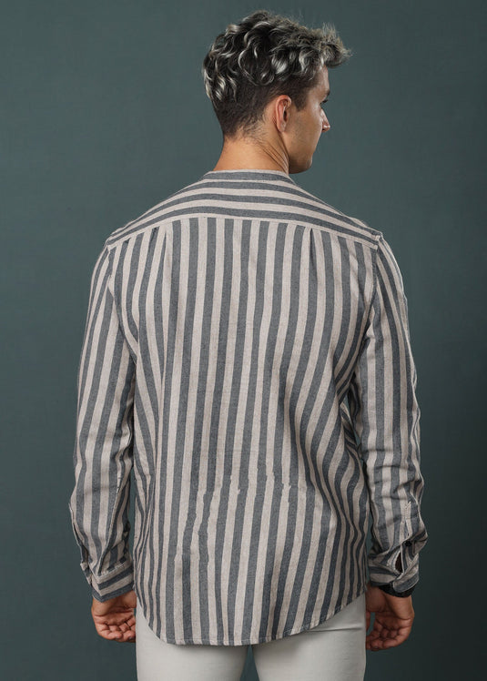Double Pockets Stripe Shirt
