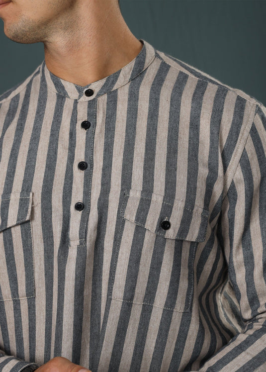 Double Pockets Stripe Shirt