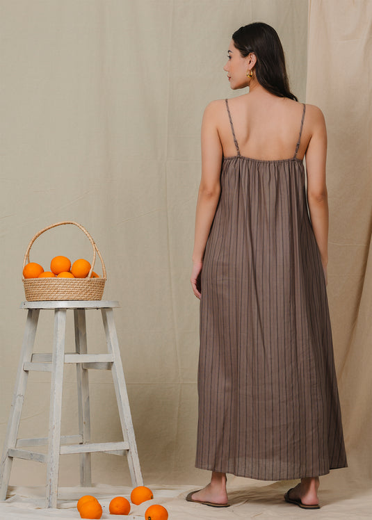 Strappy maxi dress with side pockets