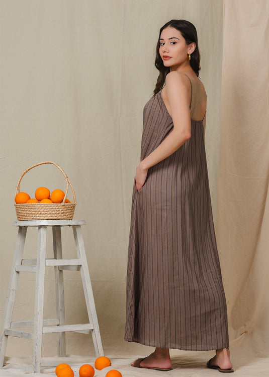 Strappy maxi dress with side pockets