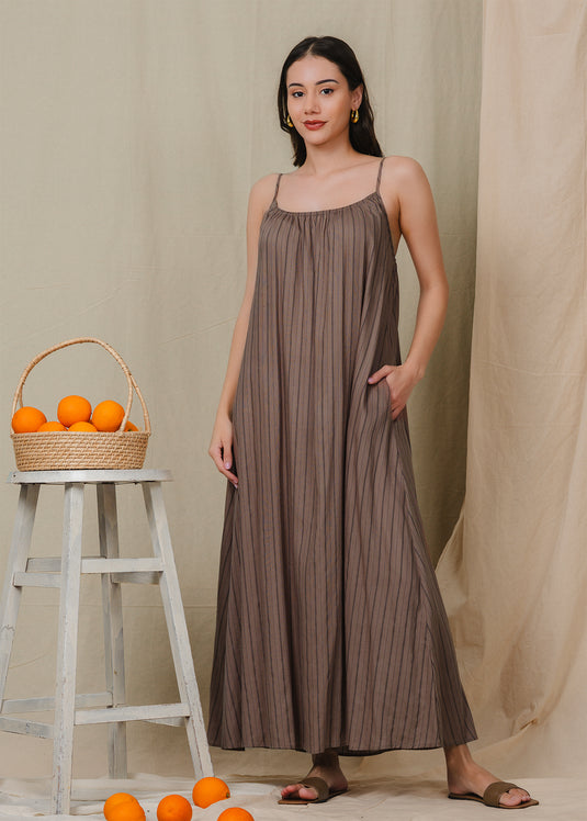 Strappy maxi dress with side pockets