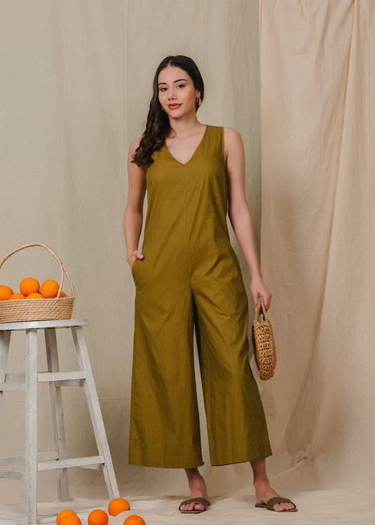 V neck jumpsuit with side pockets