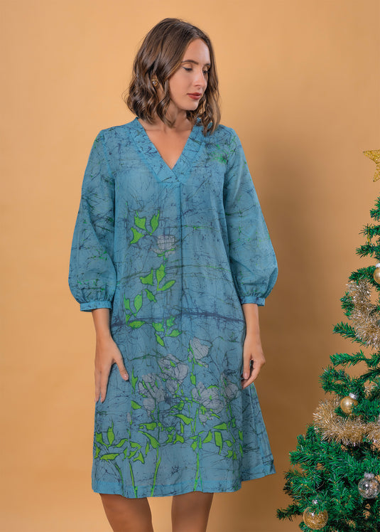 Batik v-neck puff sleeve dress