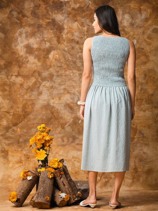 Sleeveless smocking dress