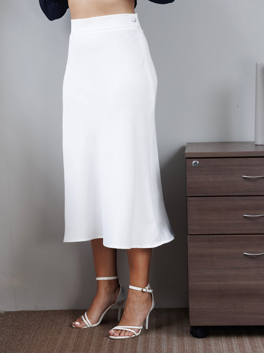 A line midi length skirt