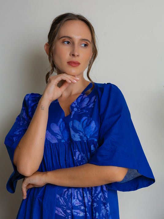 Bell sleeve ruffle hem batik dress