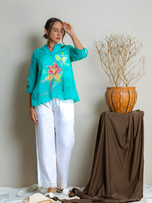 Batik sik paint floral top