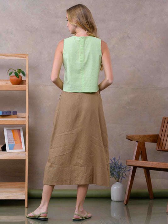 Basic sleeveless crop top