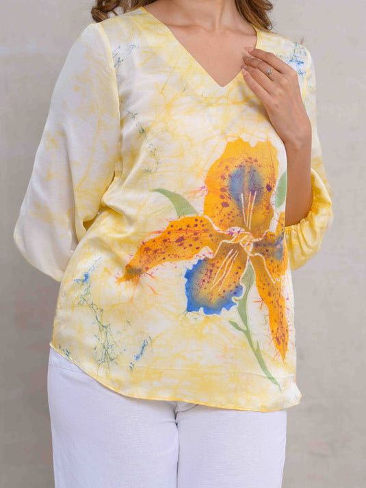 V- Neck Floral Detailed Batik Puff Sleeve Top