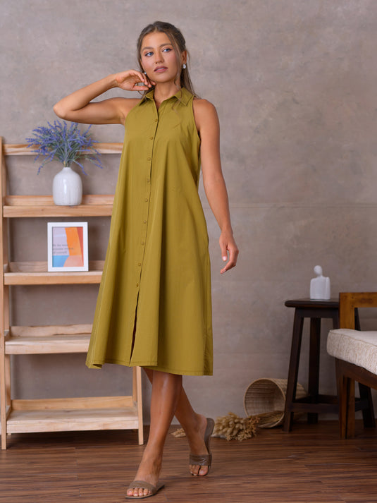 Sleeveless halter dress