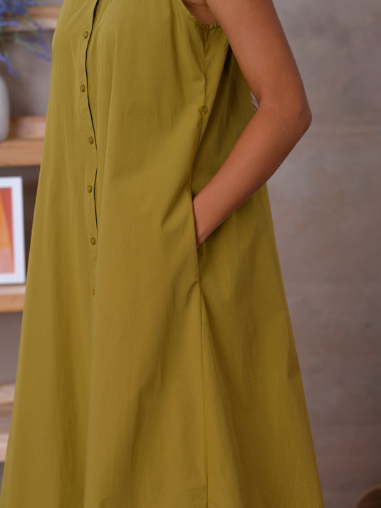 Sleeveless halter dress