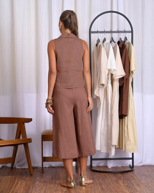 Sleeveless button down crop top