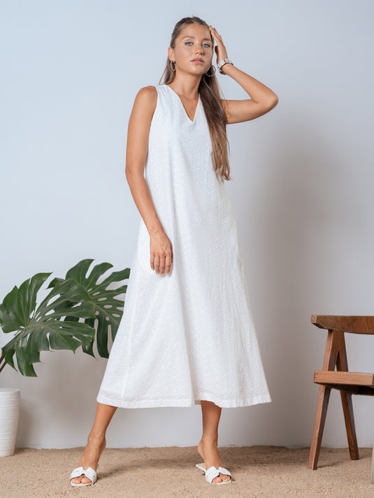 Sleeveless maxi dress with V neck