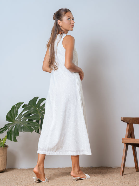 Sleeveless maxi dress with V neck