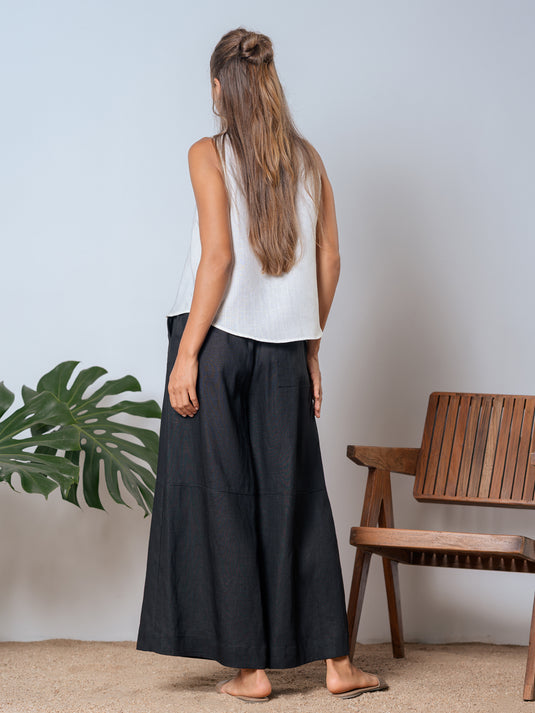 Sleeveless linen top with front pleat