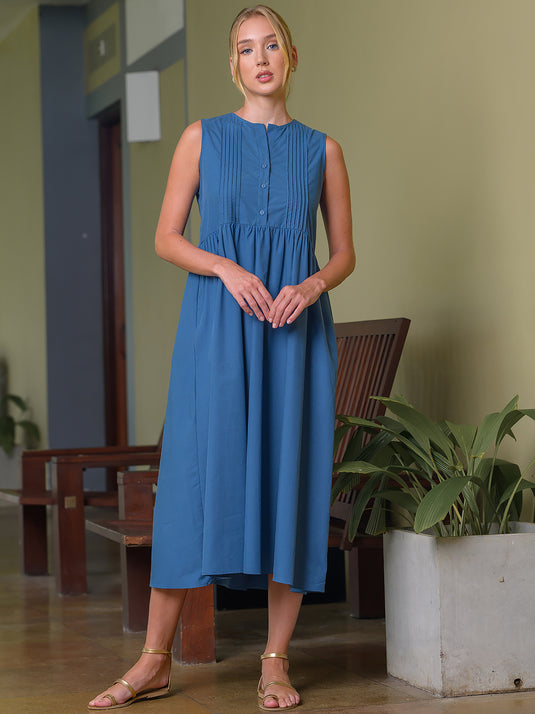 Pintuck detailed sleeveless dress