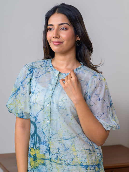 Round neck short placket detailed balloon sleeve dress