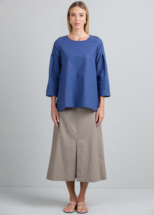 Skirt with front slit