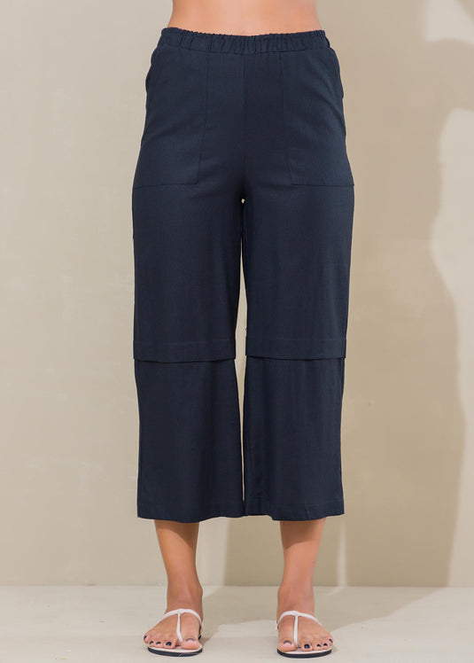 Three quarter linen pant with pleat detail