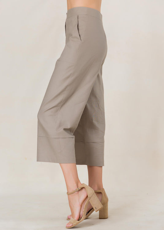 Pin tuck detailed linen pant