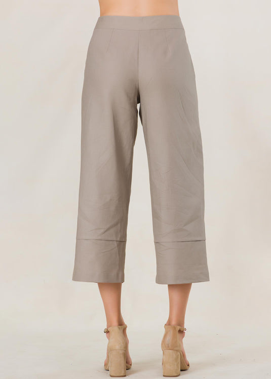 Pin tuck detailed linen pant