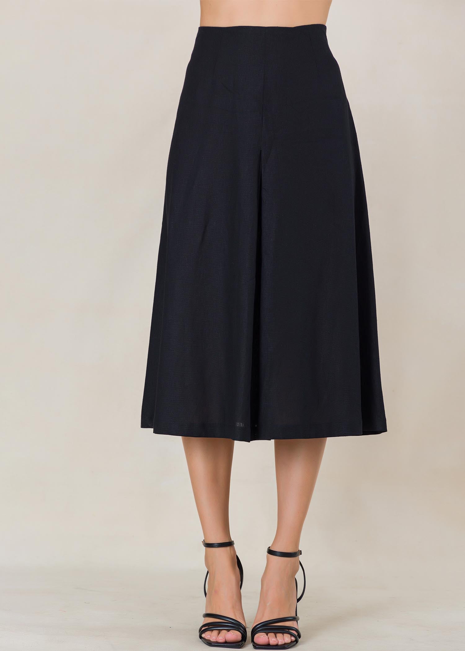 Linen skirt with front inverted pleat