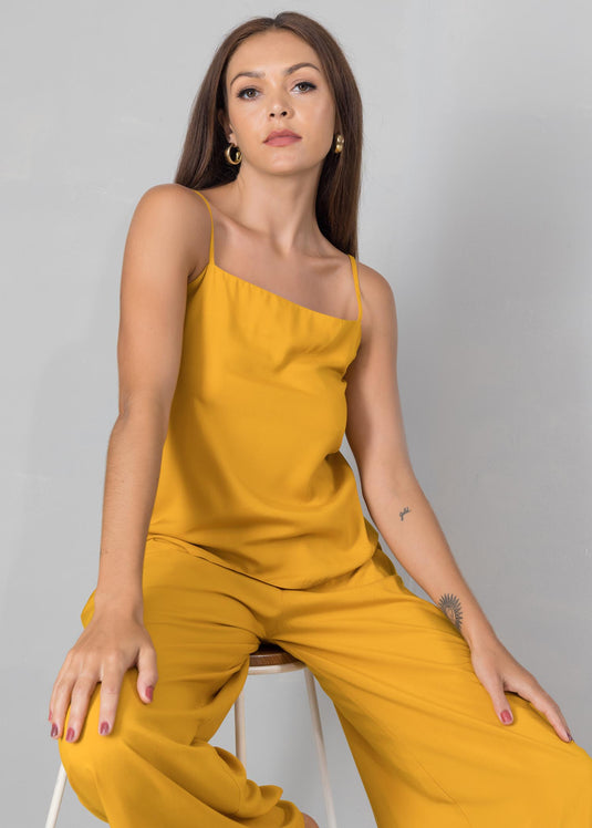 Basic cami with adjustable straps