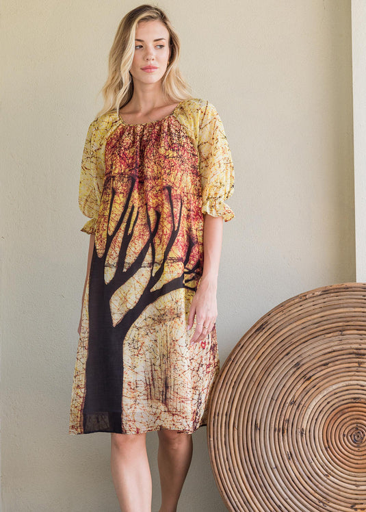 Puff sleeved straight batik dress