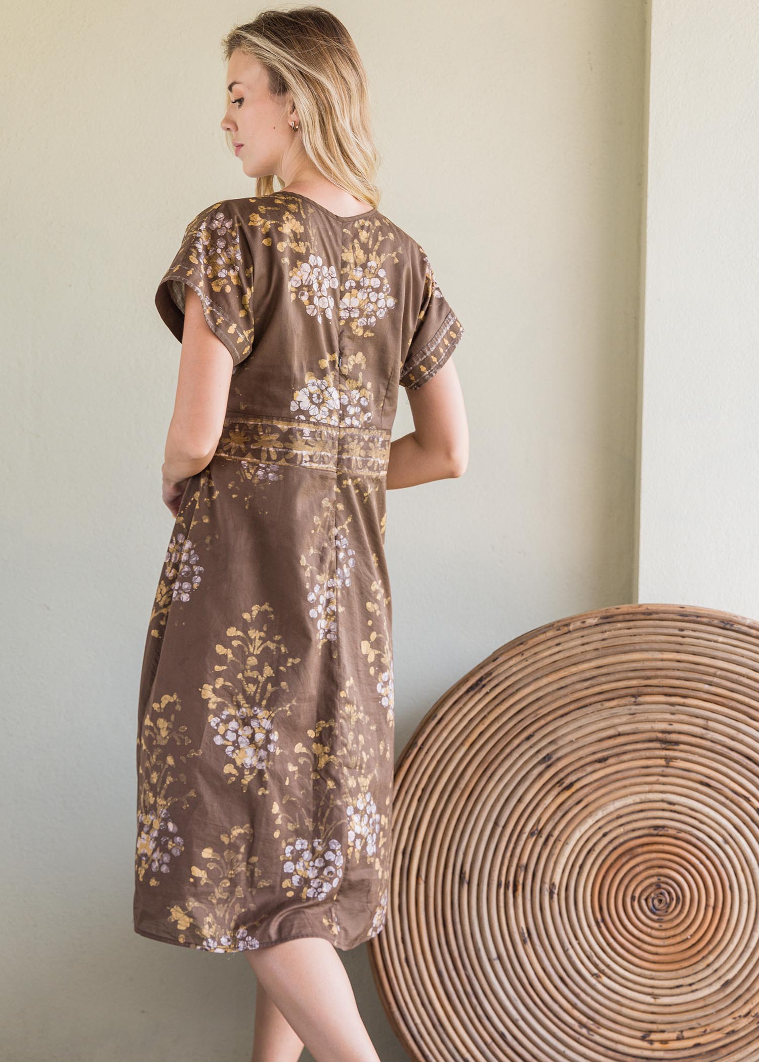 Short Sleeved V-neck Batik Deailed Dress