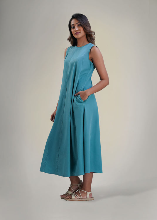 Cut panel detailed midi dress