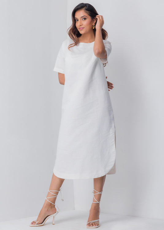 Basic dress with curve hem