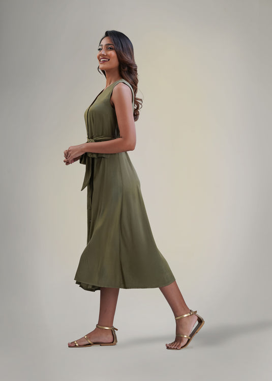 Button down dress with tie & front flaps