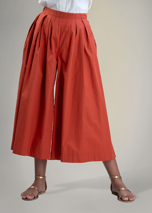 Voluminous pleated culotte