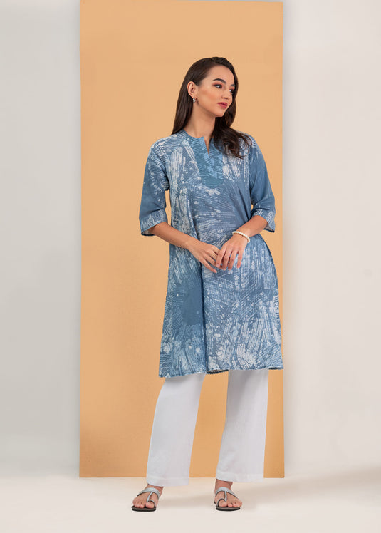 Lines printed batik dress