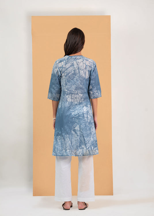 Lines printed batik dress