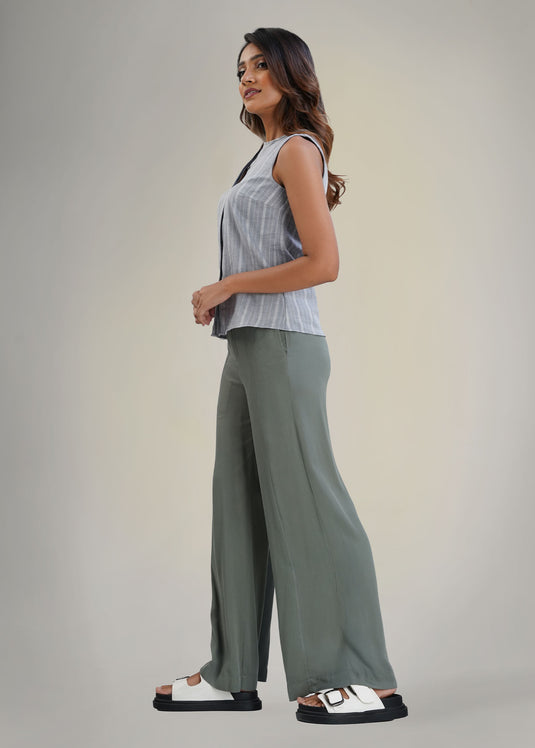 Basic sleeveless top