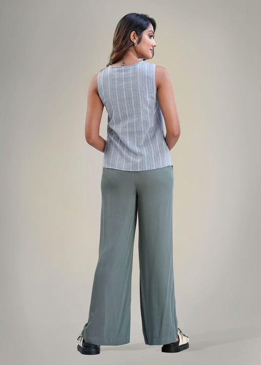 Basic sleeveless top