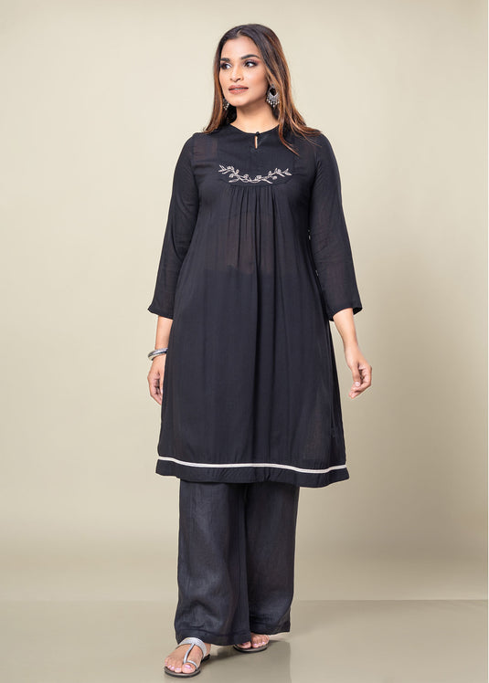 Hand Embroidered Kurtha Top With Bottom Lace