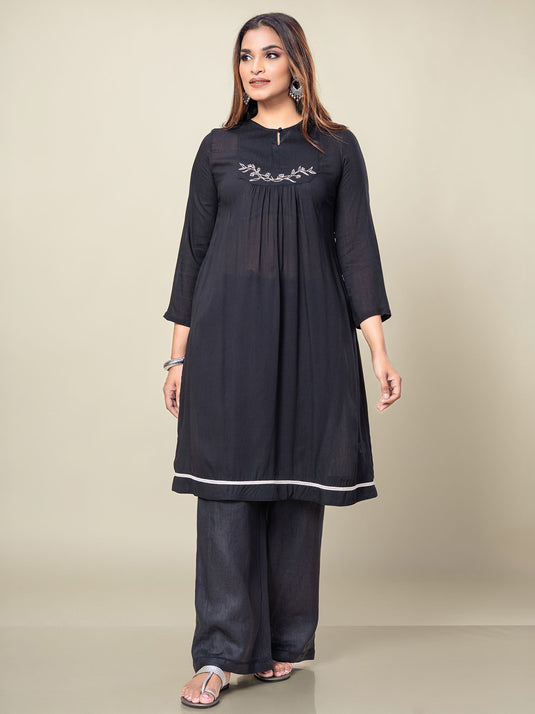 Hand Embroidered Kurtha Top With Bottom Lace
