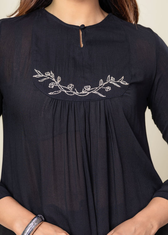 Hand Embroidered Kurtha Top With Bottom Lace