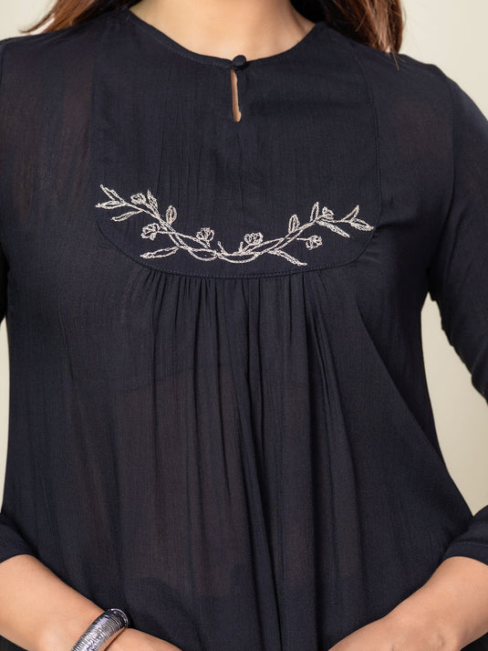 Hand Embroidered Kurtha Top With Bottom Lace