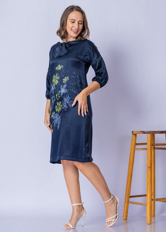 Batik Round Neck Tie Straight Dress