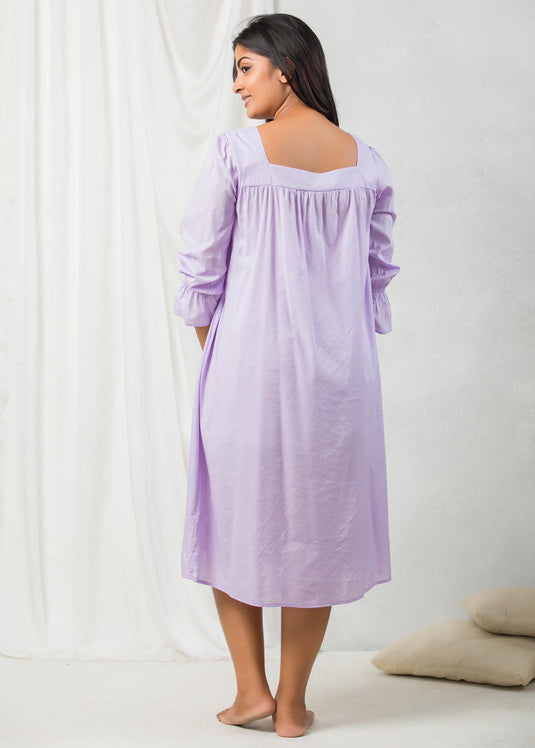 Three quarter sleeve nightgown