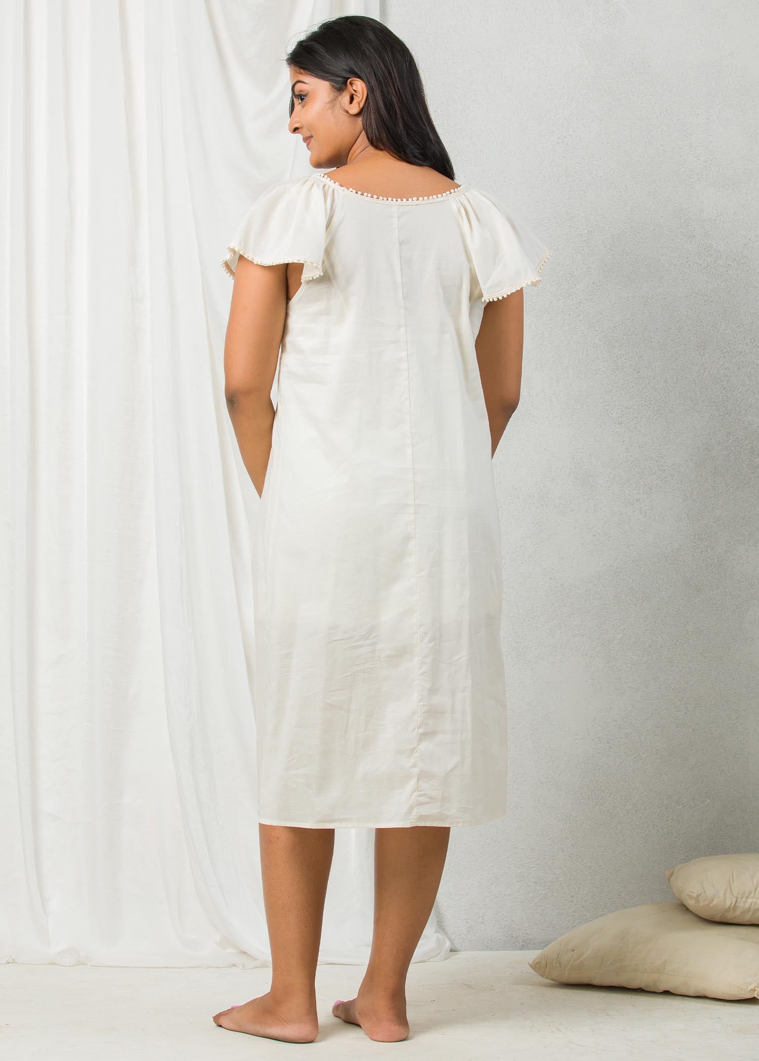 Nightgown with lace detail